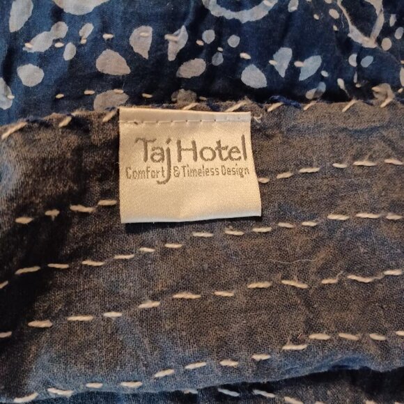 NWT Taj Hotel Blue Hand Block  Kantha Reversible Cotton Throw - Picture 4 of 6